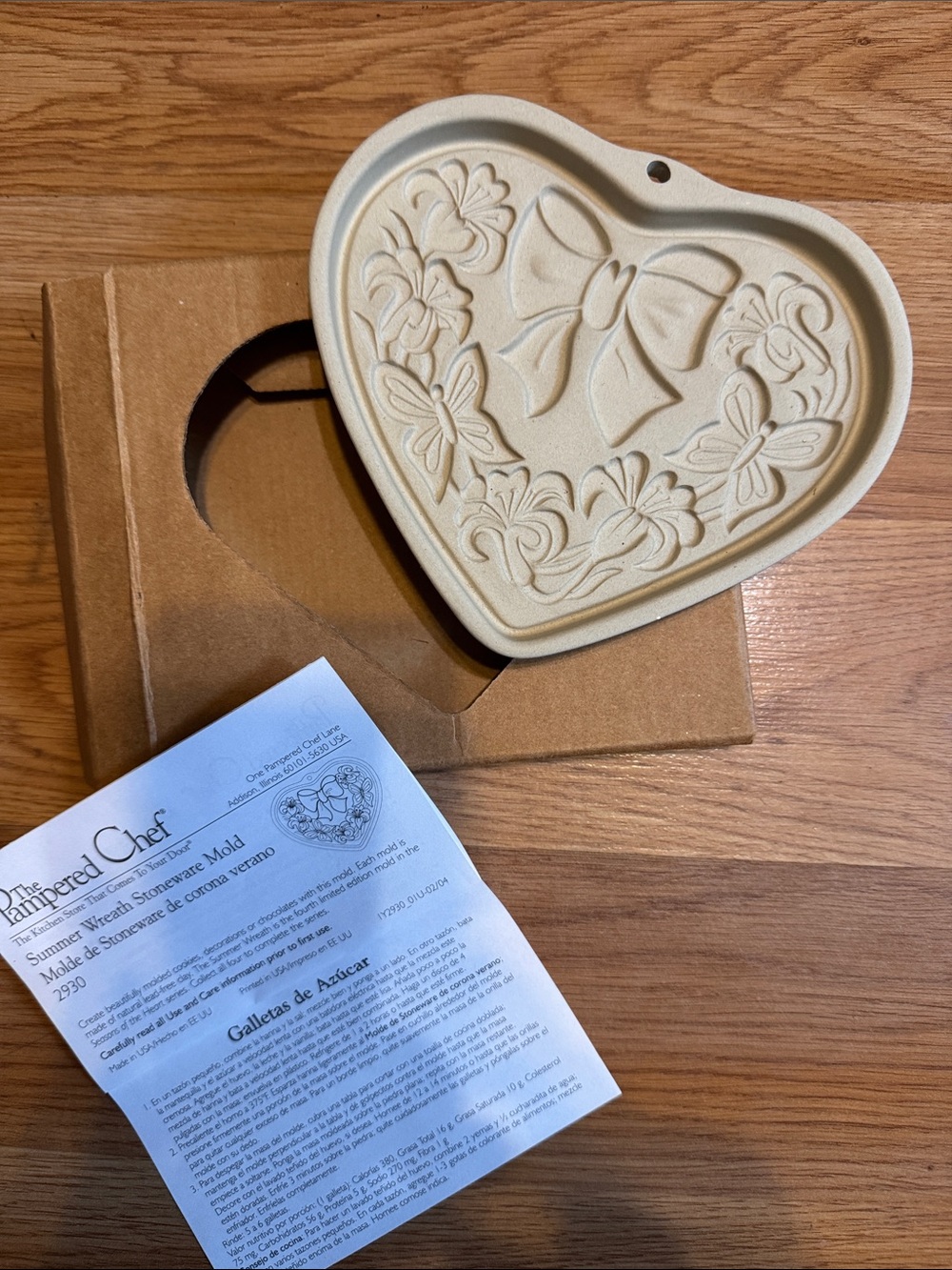 The Pampered Chef Cream Heart-Shaped Stoneware Mold with Bow and Butterflies